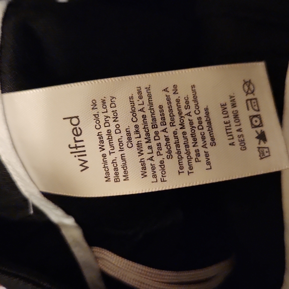 Aritzia Wilfred Dress Shorts - Picture 7 of 9